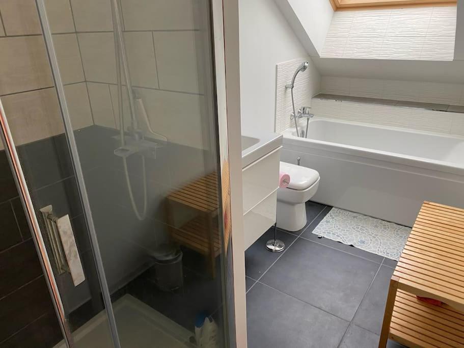Maison Confortable Pour 10 Personnes Avec Jacuzzi Улгат Екстериор снимка